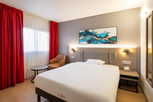 Vitry-le-Francois Hotel | Welcoming Hotel Tambourin: Pet Friendly & Great Amenities