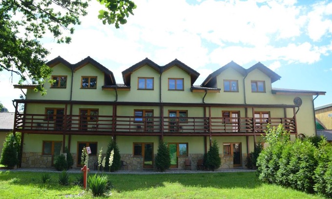 Chrzastowice Hotel | Pet-Friendly Hotel Tenis with Top Amenities and Great Ratings