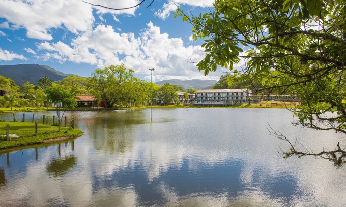Gravatal Hotel | Relax at Hotel Termas do Lago with Pool & Spa Amenities