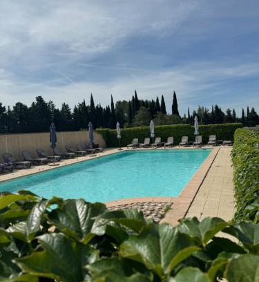 Mouries Hotel | Elegant Hotel Terriciaë Maussane with Oceanfront Amenities