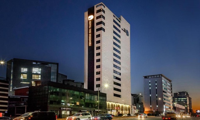 Seogyo-dong Hotel | Stylish Stay at Hotel The Designers Hongdae with Great Amenities