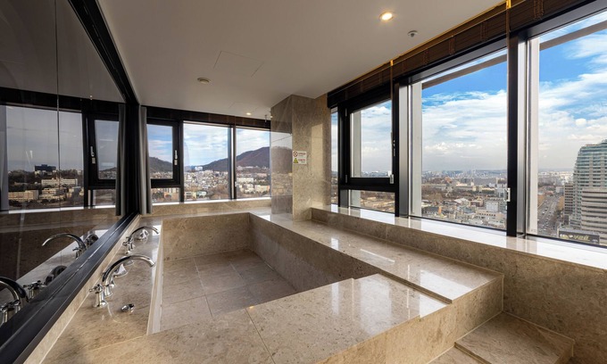 Namyeong-dong Hotel | Discover Hotel the Designers Seoul Station with Spa & Breakfast