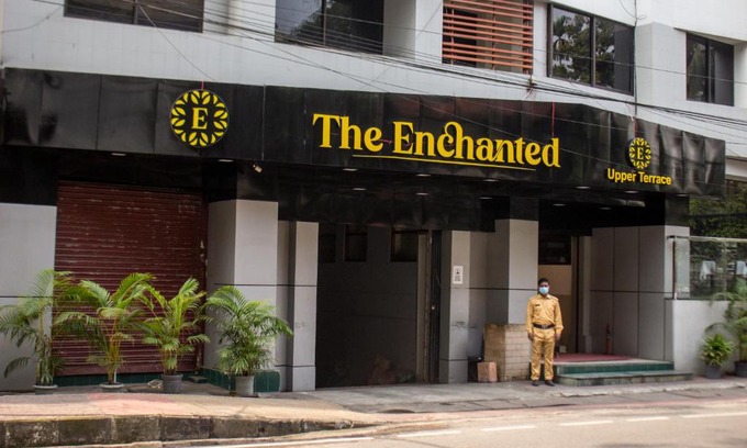 Banani House | Discover Comfort at Hotel The Enchanted with Hot Tub & Dining