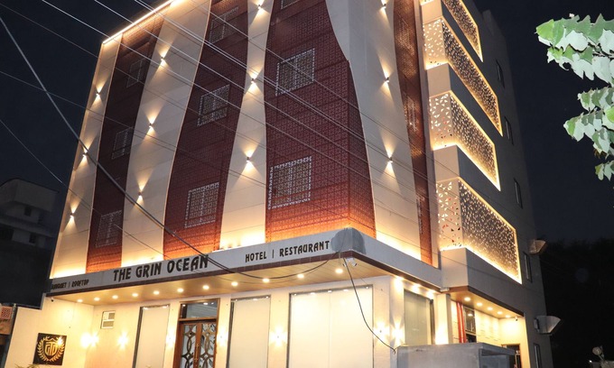 Mansarovar Hotel | Relax at Hotel The Grin Ocean with Breakfast & Child Care