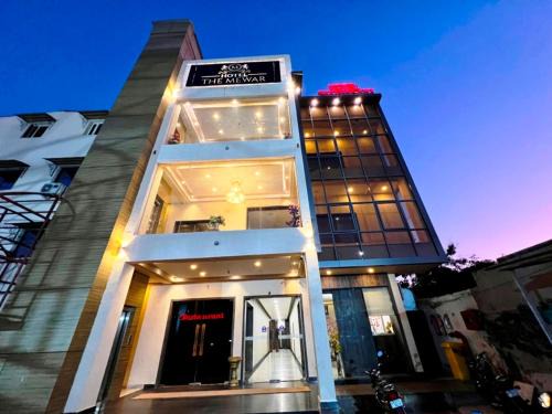 Dabok Hotel | Discover Hotel The Mewar: Pool, Spa & Family-Friendly Stays