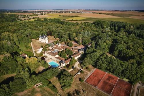 Vouille Hotel | Discover Hotel The Originals Château de Perigny with Ocean Views