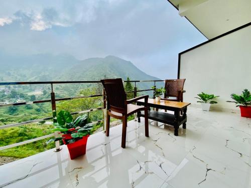 Haidargarh Hotel | Hotel The SSB - Property of the Year ! Luxury Balcony Rooms ! Mountain View ! Rooftop Cafe ! Big Parking !