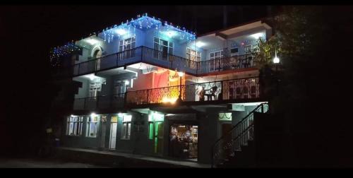 Sarahan Hotel | Cozy Hotel The Tragopan: Breakfast Included & Family-Friendly