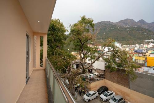 Katra Hotel | Budget-Friendly Stay at Hotel The Vaishvik with Breakfast
