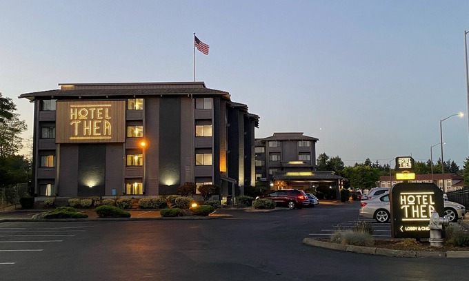 South End Hotel | Welcoming Hotel Thea Tacoma with Pool and Spa Amenities
