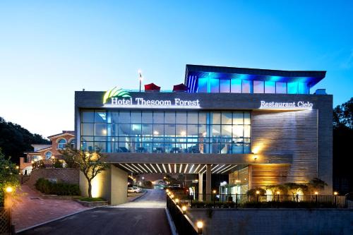 Yongin Hotel | Relax at Hotel Thesoom Forest with Oceanfront Views