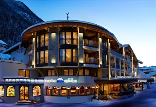 Ischgl Hotel | Idyllic Hotel Tirol: Oceanfront Bliss and Spa Retreat