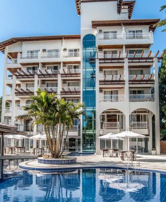 Ponta das Canas Hotel | Oceanfront Hotel Torres da Cachoeira with Pool & Hot Tub