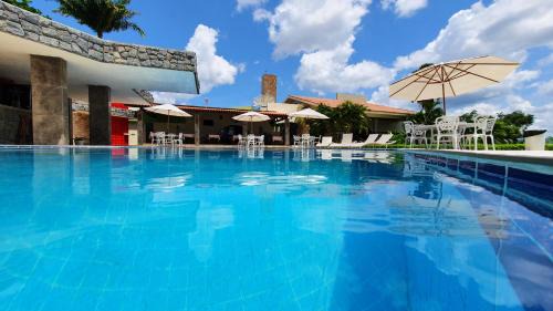 Novo Gravata Hotel | Oceanfront Comfort at Hotel Três Palmeiras - 8/10 Guest Rated