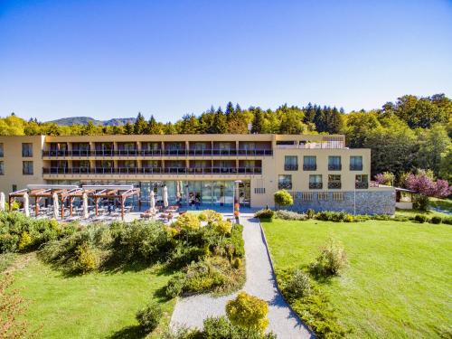 Trakoscan Hotel | Experience Comfort at Hotel Trakošćan - Pet Friendly & Spa