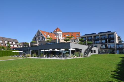 Fischbach Hotel | Relax at Hotel Traube am See: 4-Star Oceanfront Retreat