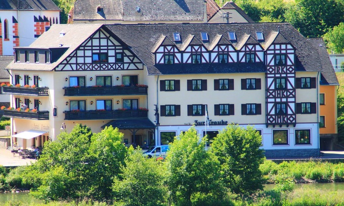 Loef Hotel | Hotel Traube: Family-Friendly Stay with Delicious Dining