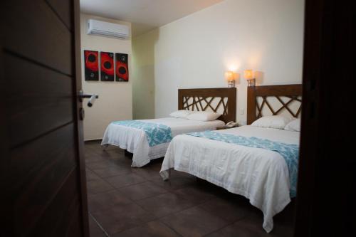 Ciudad Madero Hotel | Tranquil Hotel Tres Soles: Oceanfront & Family Friendly Stay