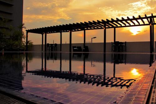 Cabudare Hotel | Elegant Hotel Trinitarias Suites with Oceanfront Pool & Spa