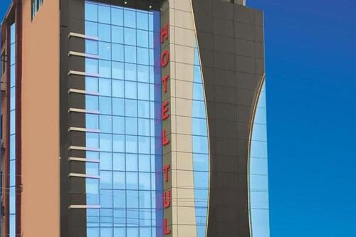 Manigram Hotel | Pet-Friendly Hotel Tulip with Pool and Breakfast Awaits