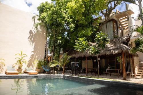 Chichen Itza - Valladolid Hostel | Comfortable Hostal Tunich Naj with Breakfast & Kitchen Access