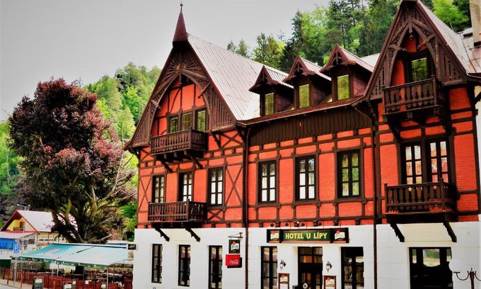 Hrensko Hotel | Discover Hotel U Lípy: Family-Friendly Stay with Breakfast