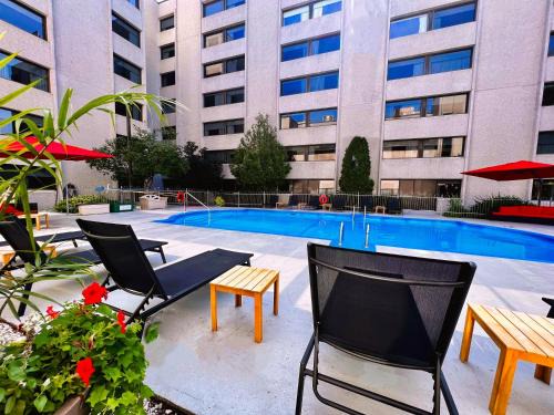 Mercier-Hochelaga-Maisonneuve Hotel | Discover Hotel Universel Montréal: Pet-Friendly Retreat