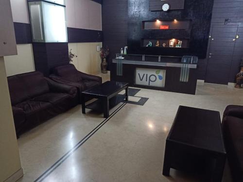 Dhanbad Hotel | Cozy Hotel V.I.P. Regency with Breakfast & Family-Friendly Perks