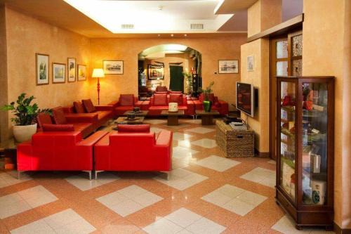 Limena Hotel | Discover Comfort at Hotel Valbrenta: Pet-Friendly Stay