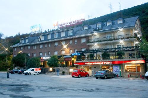 La Portela de Valcarce Hotel | Explore Comfort at Hotel Valcarce Camino de Santiago
