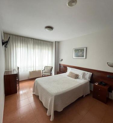 Distrito Oeste Hotel | Budget-Friendly Hotel Valdés with Breakfast & Pet Welcome