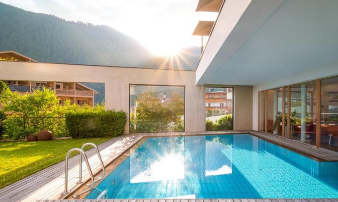 Valles Hotel | Discover Hotel Valserhof: Pet-Friendly Paradise with Spa