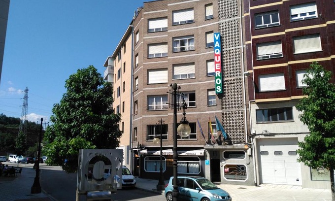 Langreo Hotel | Convenient Stay at Hotel Vaqueros: Pet & Child Friendly