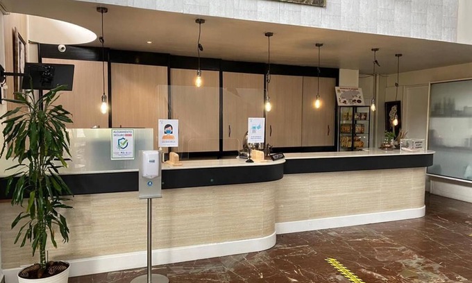 Reinosa Hotel | Elegant Stay at Hotel Vejo with Pool & Spa Amenities