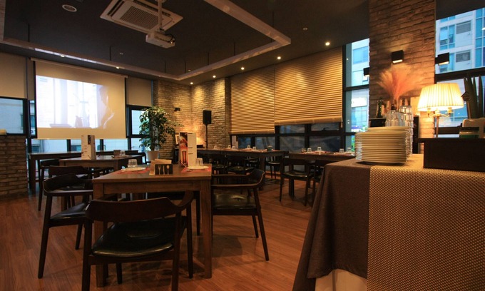 Ingye-dong Hotel | Discover Comfort at Hotel Vella Suite Suwon - Rated 8.6/10