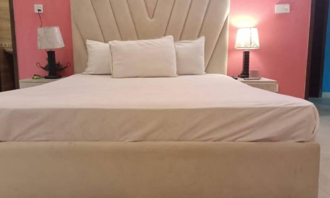 Gulberg Hotel | Budget-Friendly Hotel Versa Apartment & Lodges in Lahore