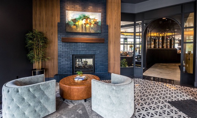 Versailles Hotel | Experience Elegance at Hotel Versailles with Spa & Eco-Friendly Amenities
