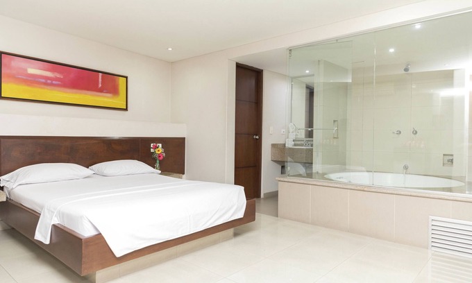 La Candelaria Hotel | Cozy Hotel Romanza Medellin with Spa and Family-Friendly Dining