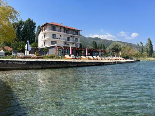Udenisht Hotel | Beachfront Bliss at Hotel Victoria - 4 Star Rated Stay