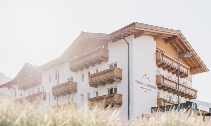 Kaprun Hotel | Discover Hotel Vier Jahreszeiten by VAYA with Spa & Pool