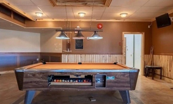 Logan Lake Hotel | Family-Friendly Hotel Viewmont Residency with Breakfast