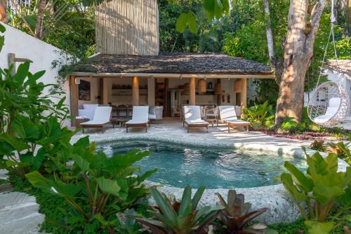 Trancoso Hotel | Elegant Hotel Boutique Vila São João with Oceanfront Pool