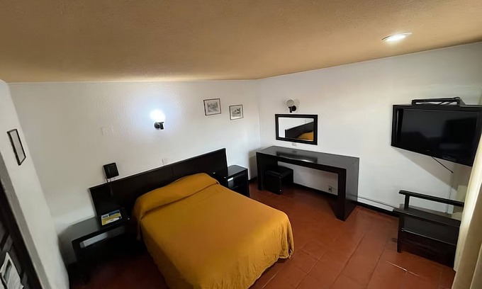 Morelia House | Hotel Villa Capri, 1 cama doble 2 Huéspedes
