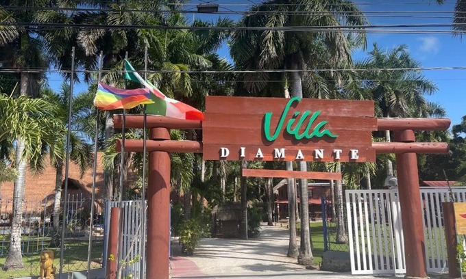 Chetumal Hotel | Discover Hotel Villa Diamante: Family-Friendly with Pool
