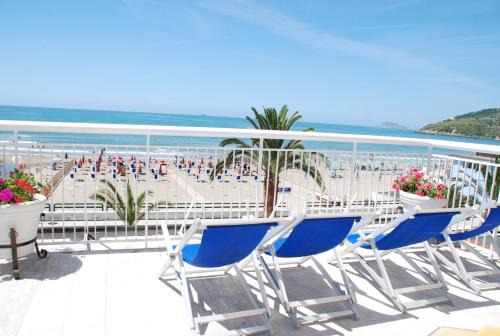 Minturno Hotel | Elegant Hotel Villa Eleonora with Oceanfront Amenities