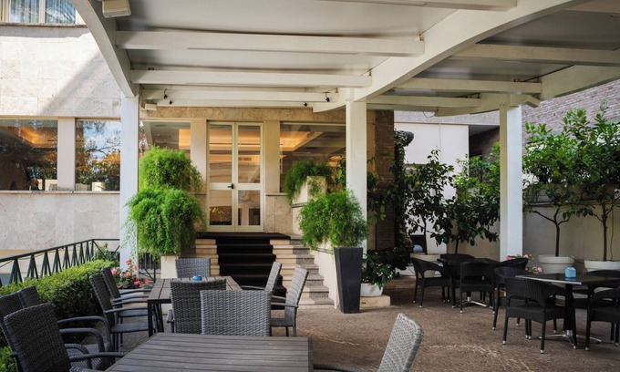 Camilluccia Hotel | Relax at the Hotel Villa Maria Regina: Family-Friendly Retreat