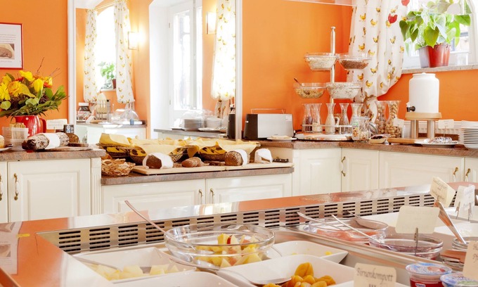Jagervorstadt Hotel | Elegant Hotel Villa Monte Vino: Spa & Family-Friendly Stays