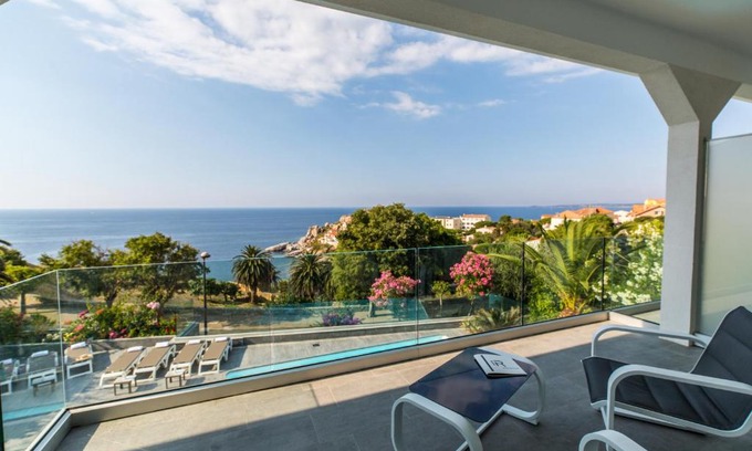 Calvi Hotel | Relax at Hotel Villa R: Oceanfront Bliss with Pool & Hot Tub
