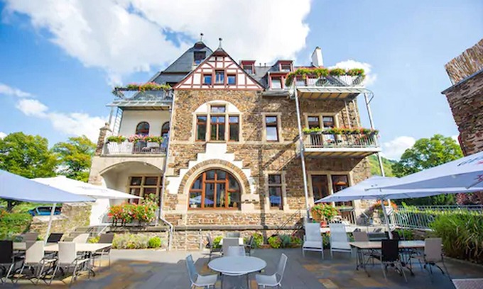 Cochem Bed & Breakfast | Guest Rated Hotel Villa Vinum Cochem with Ocean View