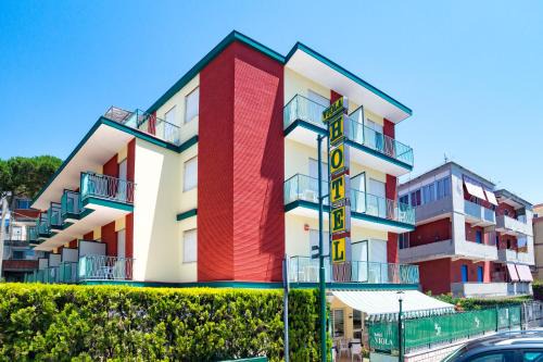 Gaeta Hotel | Hotel Viola: Family-Friendly Stay with Hot Tub and Dining